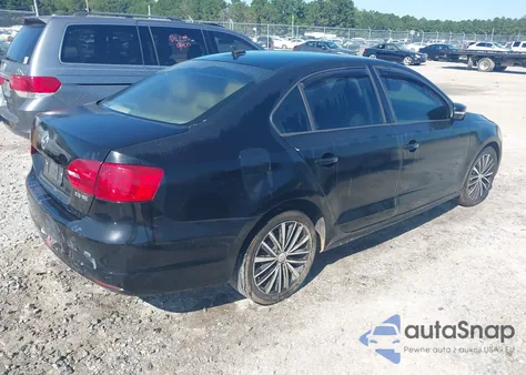 2011 Volkswagen Jetta 2.5L Se from USA, damaged, VIN 3VWBX7AJ2BM369640